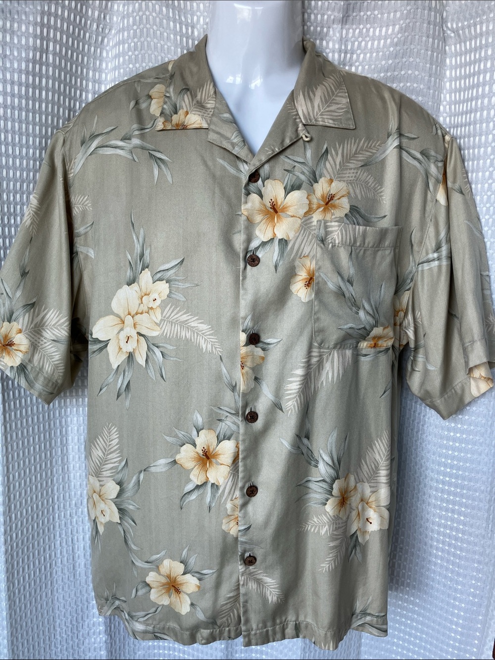 Tommy Bahama 100% Silk Hawaiian Camp Shirt Floral Washable Men's Large